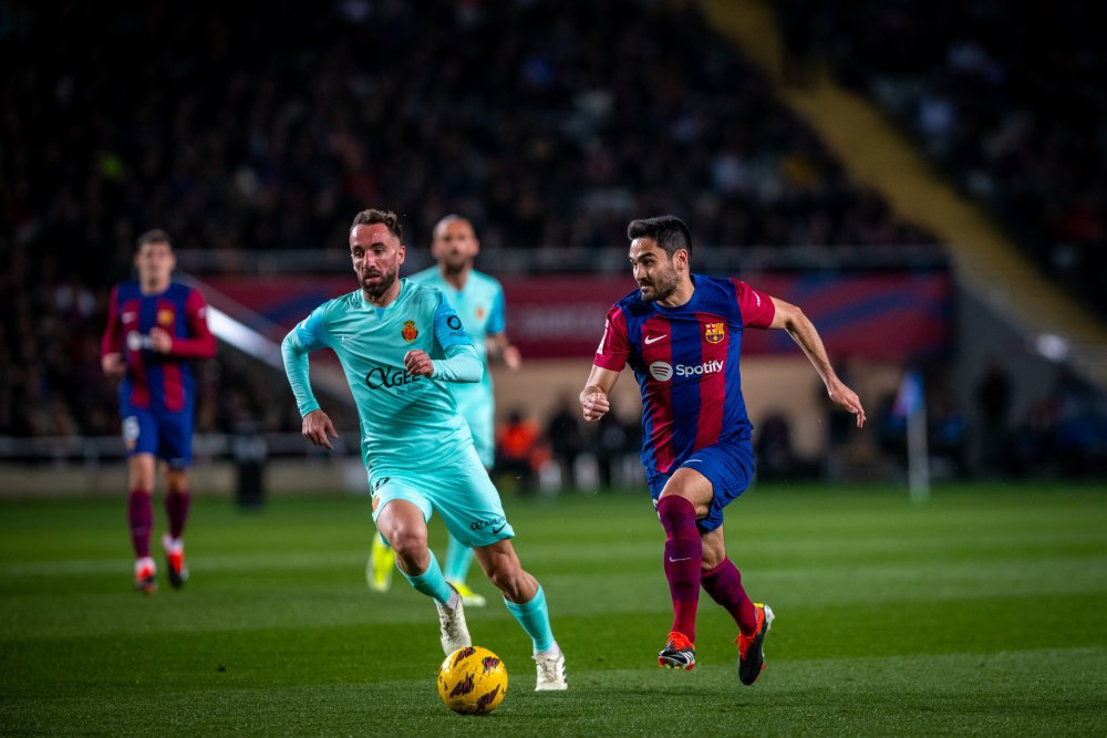 巴塞罗那西甲击败塞维利亚京多安远射破门的简单介绍