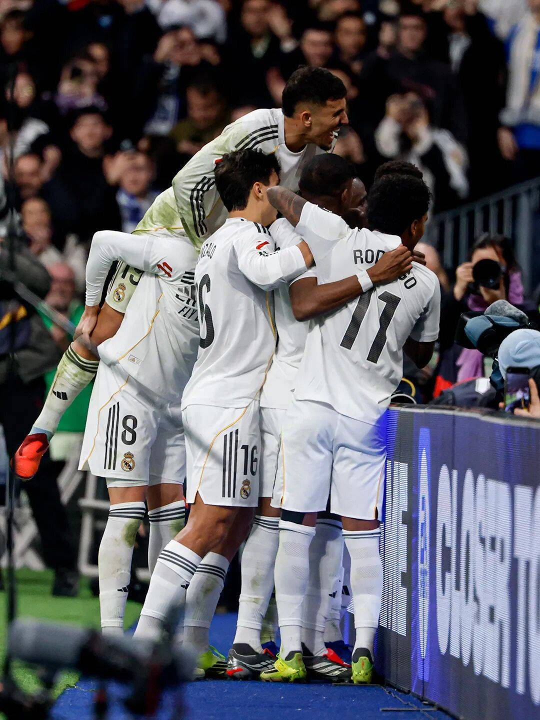 Baccarat_巴黎圣日耳曼法甲战胜尼斯姆巴佩点射命中(巴黎圣日耳曼法甲比赛)